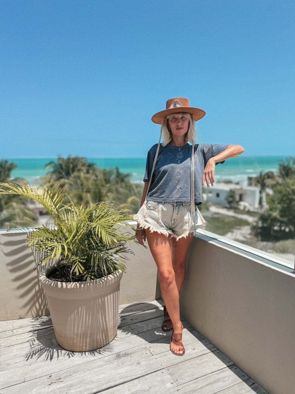 Short T-shirt Woman Embrace the Mystery Dark