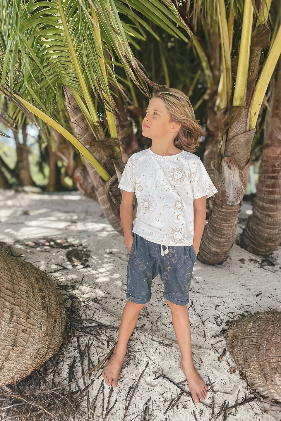 Oversize T-shirt Embrace The Mystery Light Kids