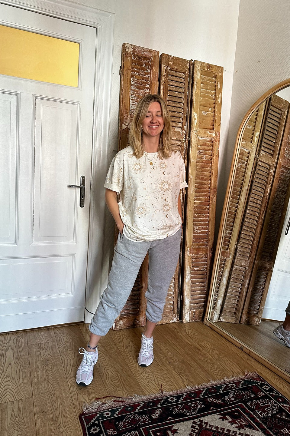 Oversize T-shirt Woman Embrace The Mystery Light