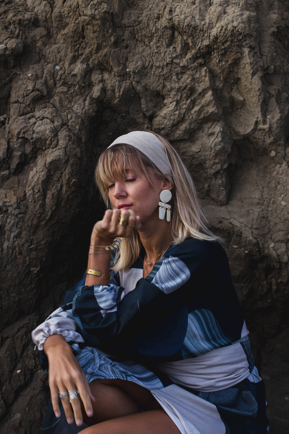 OD RĘKI Classic Headband Maxi Velvet Warm Beige