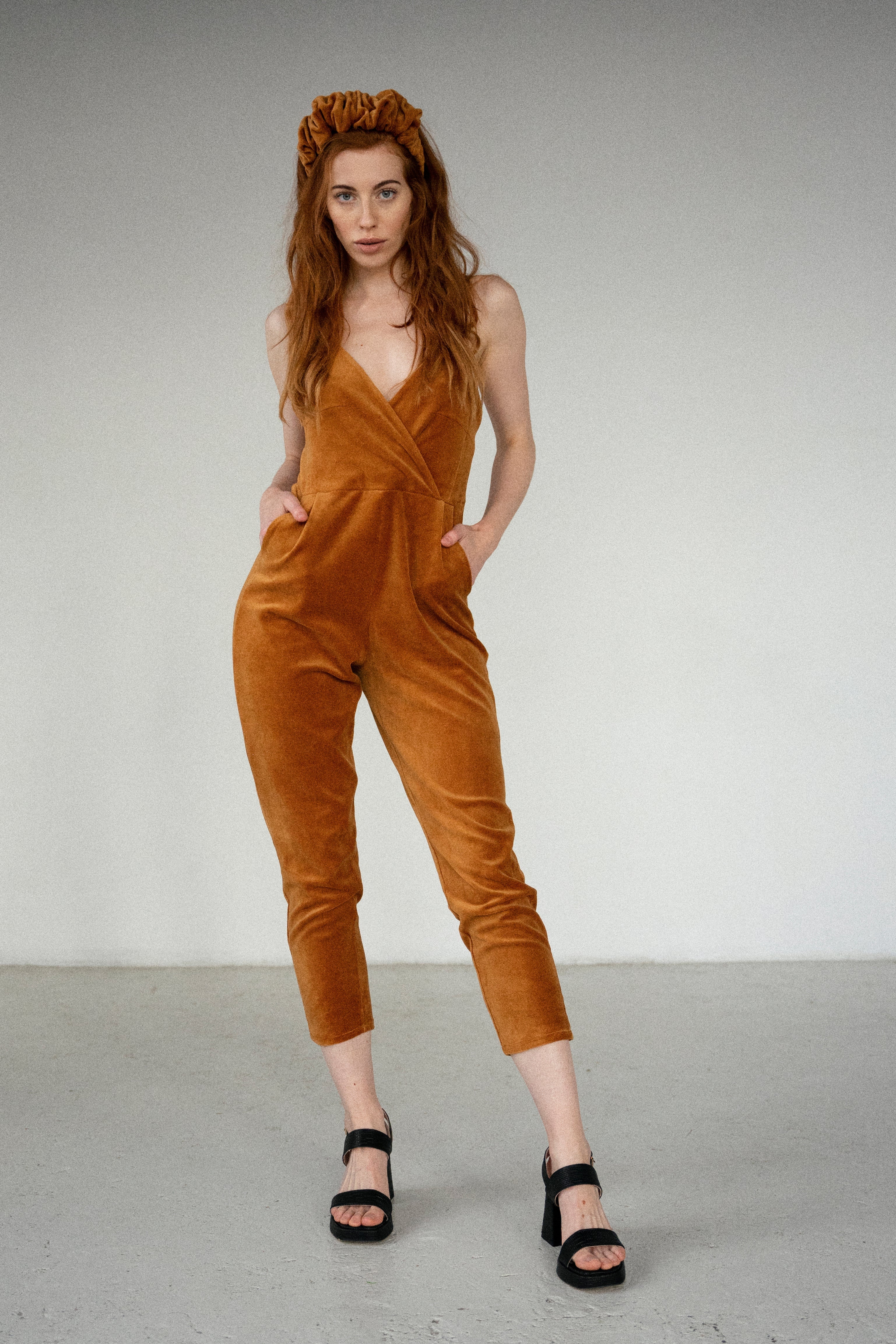 OD RĘKI Kombinezon Velvet Golden Ochre