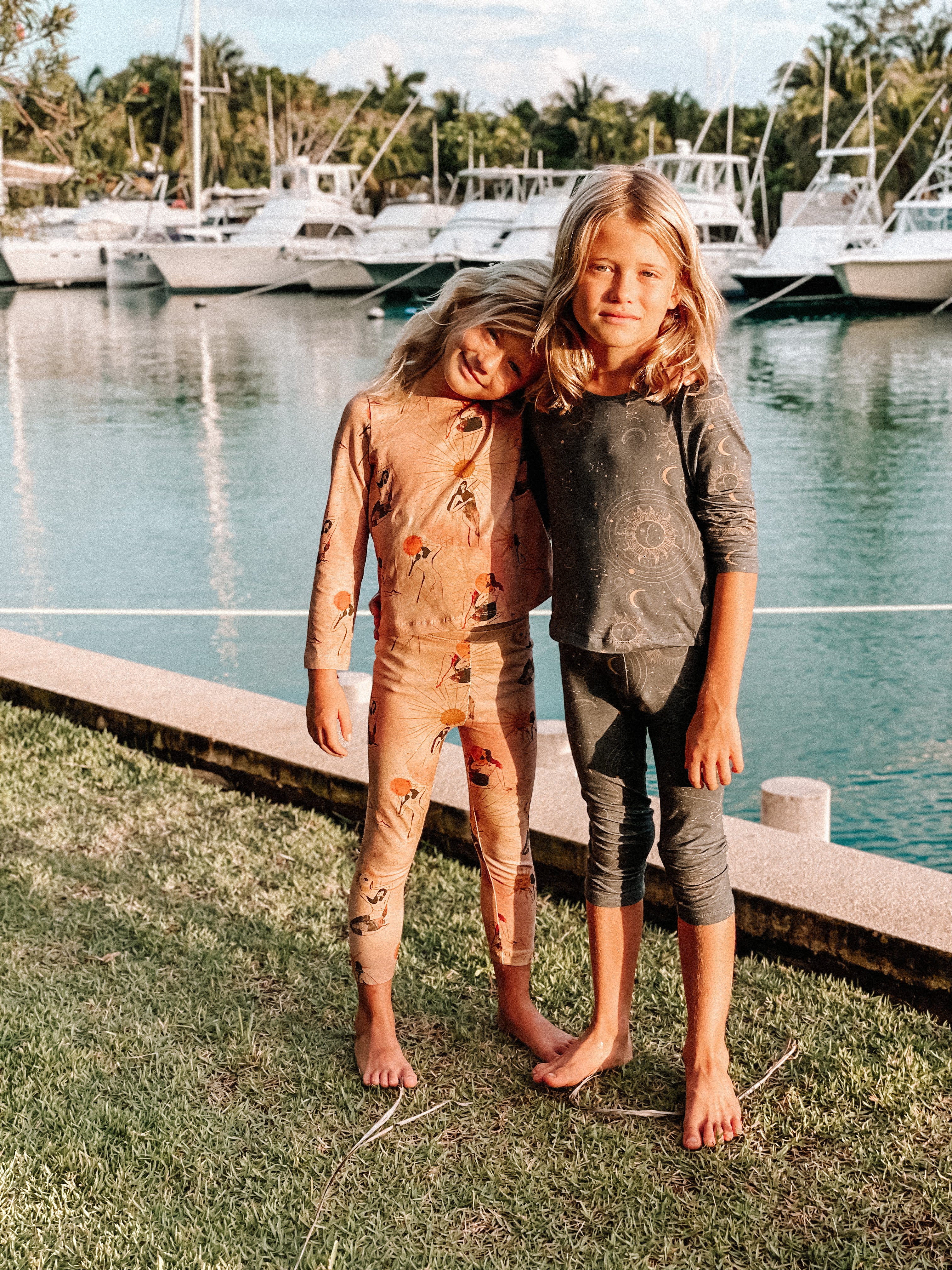 Longsleeve Kids Embrace The Mystery Dark