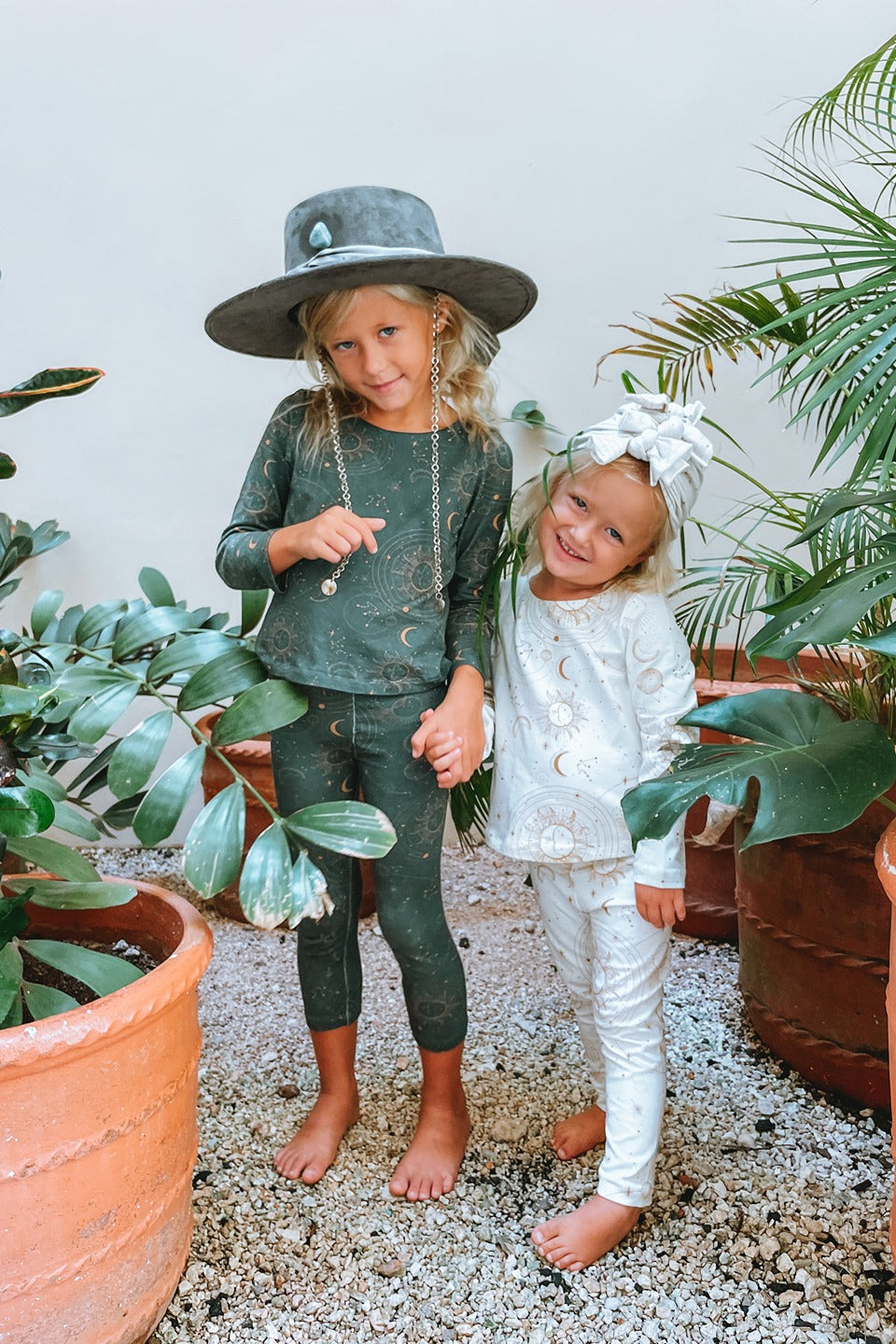 Longsleeve Kids Embrace The Mystery Dark