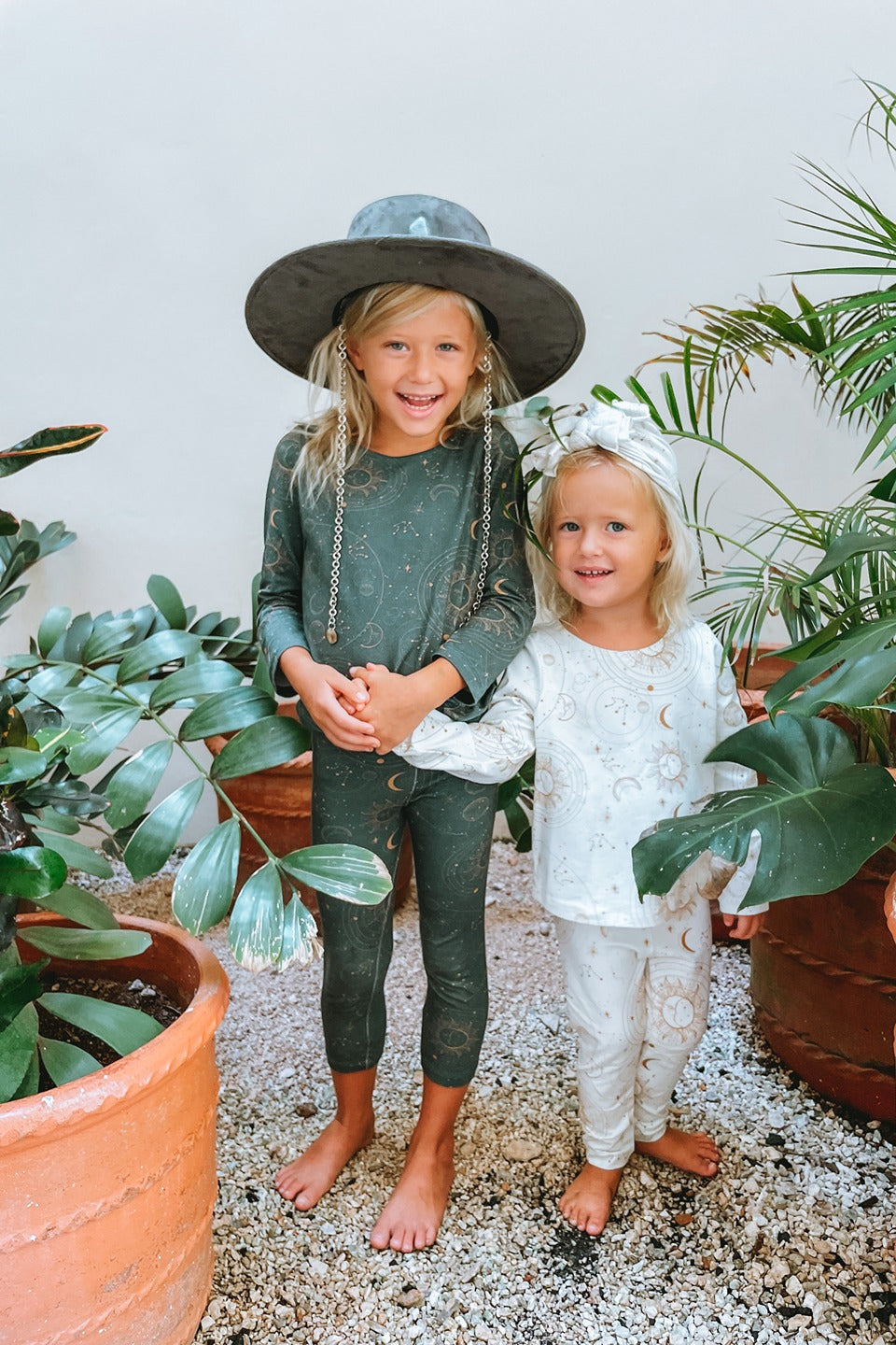 Longsleeve Kids Embrace The Mystery Light