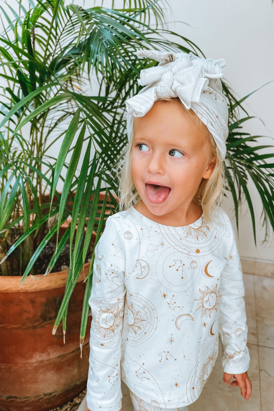 Longsleeve Kids Embrace The Mystery Light