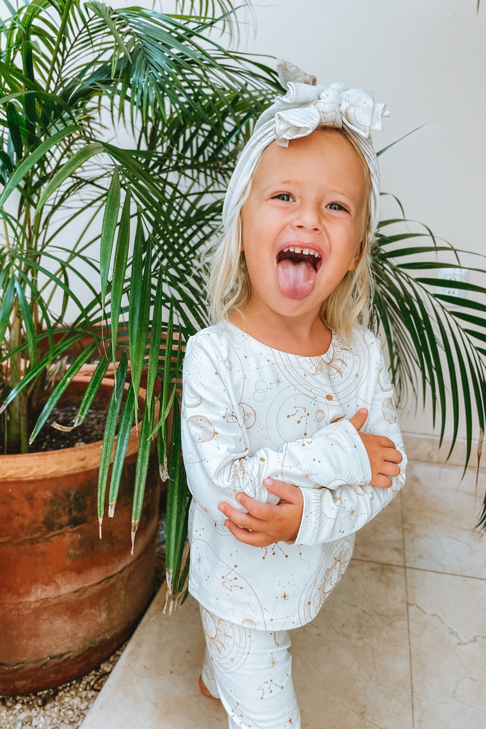 Longsleeve Kids Embrace The Mystery Light